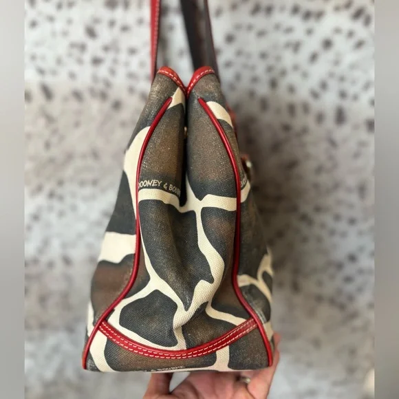 VNTG DOONEY & BUORKE GIRAFFE PRINT BAG WITH VACHETTA LEATHER KEY CASE & DUSTBAG
